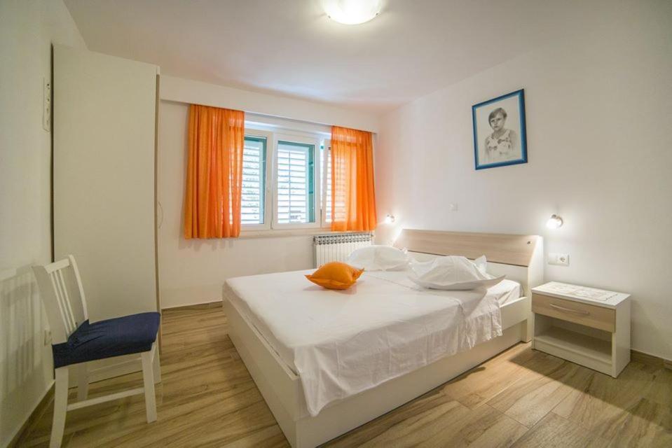 Apartmani Stipan Brela Kültér fotó