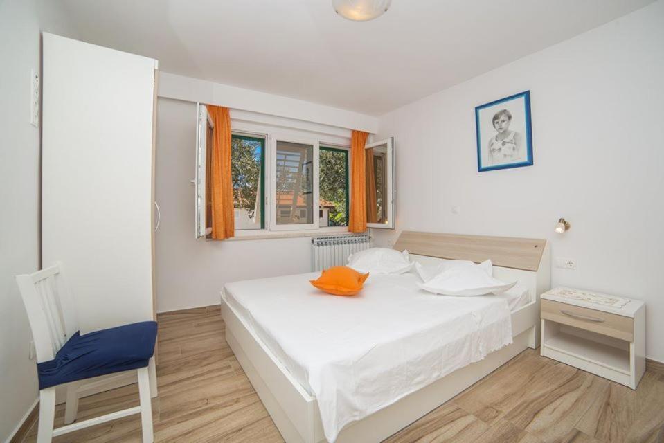 Apartmani Stipan Brela Kültér fotó