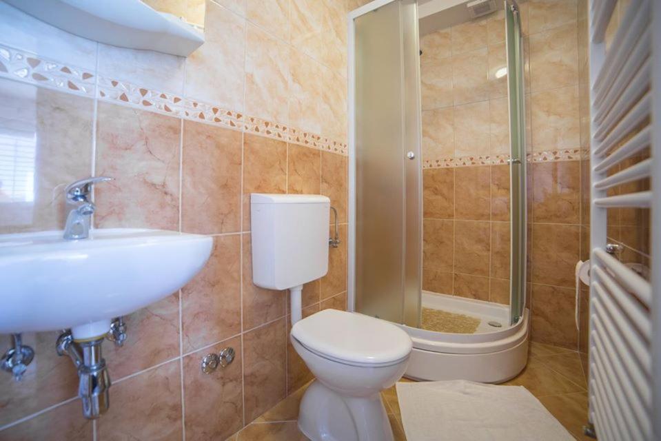 Apartmani Stipan Brela Kültér fotó