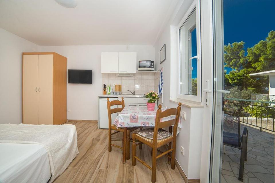 Apartmani Stipan Brela Kültér fotó