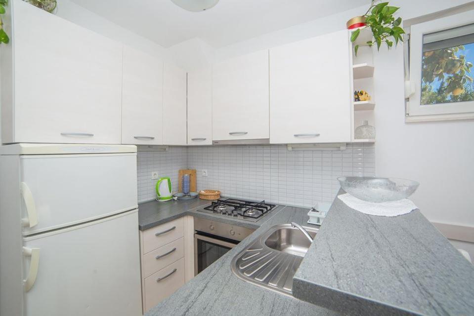 Apartmani Stipan Brela Kültér fotó