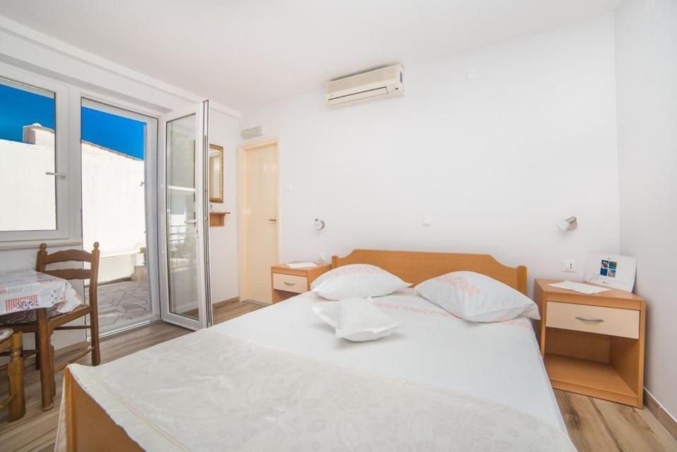 Apartmani Stipan Brela Kültér fotó
