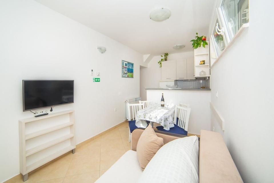 Apartmani Stipan Brela Kültér fotó