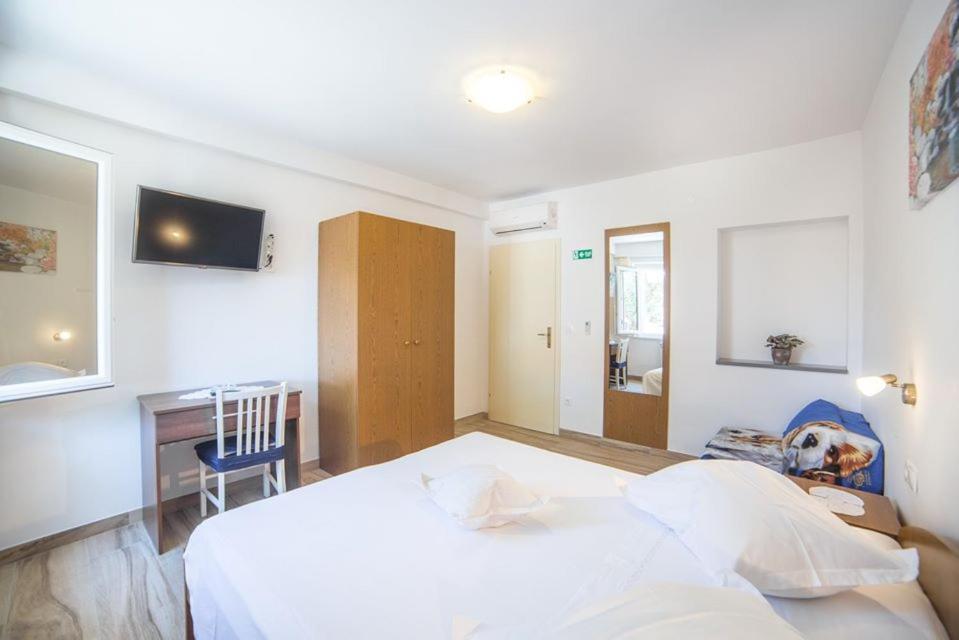 Apartmani Stipan Brela Kültér fotó