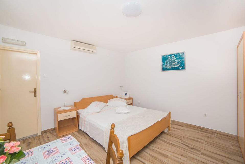 Apartmani Stipan Brela Kültér fotó